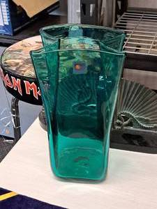 lot 63 image: Blenko Glass Table Vase Handmade Finish 10