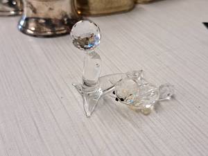 lot 68 image: Lot of (2) Crystal Figurines - Seal, Cat