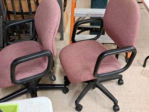 lot 9 image: Lot of (2) Padded Rolling Office Arm Chairs