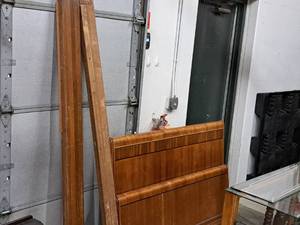 lot 93 image: Wooden Bed Set - Headboard, Footboard and Side Rails