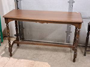 lot 95 image: Hallway Table