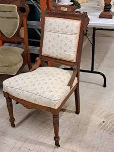 lot 106 image: Padded Wood Rolling Dining Side Chair