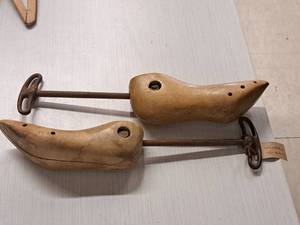 lot 132 image: Lot of (2) Vintage Shoe Stretchers