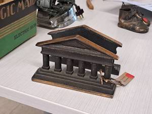 lot 135 image: Lot of (2) Copper Book Ends