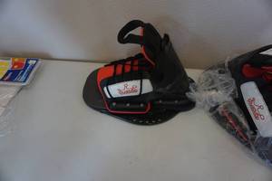 lot 140 image: Krown Wake Board Boots Adult Size