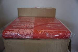 lot 105 image: Case Pack of 5 Folding Exercise Mats Measures 3 x 6