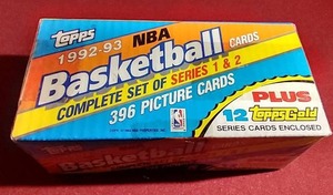 lot 18 image: 1992-93 Topps Basketball Factory Set - Shaq Rookie