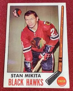 lot 23 image: 1969-70 Topps Stan Mikita Card