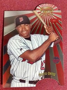lot 142 image: 1998 Bowmans Best Fusion David OrtizFrank Thomas Die-Cut Card
