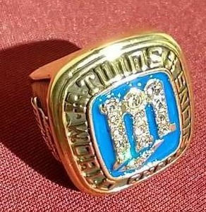 lot 162 image: 1987 Minnesota Twins Replica World Series Championship Ring