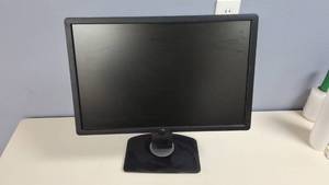 lot 11 image: Dell -  P2213 Professional - HDMI  22 LED-Backlit LCD Monitor, Black