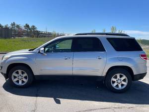 lot 18 image: 2007 Saturn Outlook XR - AWD
