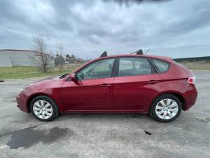 lot 16D image: 2011 Subaru Impreza 2.5I  - AWD - 2 OWNERS