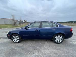 lot 25 image: 2007 Kia Optima LX - 95,176 MILES