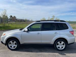 lot 15M image: 2010 Subaru Forester 2.5X Premium - 2 OWNERS - AWD
