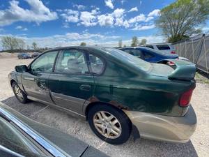 lot 30 image: 2001 Subaru Outback Limited - AWD - 1 OWNER