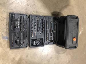 Husky Mechanics Tool Set (270-Piece)  Customer Returns See Pictures
