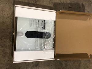 lot 24 image: Etekcity White Ultrawide Smart Fitness Scale Customer Returns See Pictures