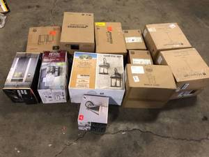 lot 19 image: Lot of Assorted Lighting Various Models and Conditions Customer Returns See Pictures