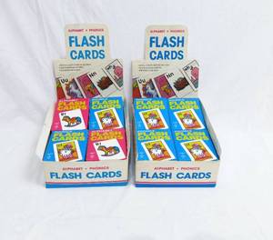lot 124 image: Lot of 32 Flash Cards - Alphabet and Phonics