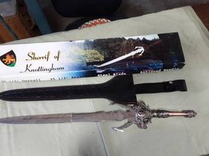 lot 14 image: Sherrif Of Knottingham Sword With Leather Sheath & Box