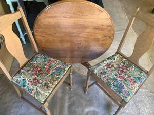2 Chairs and Fireplace Fold top Table