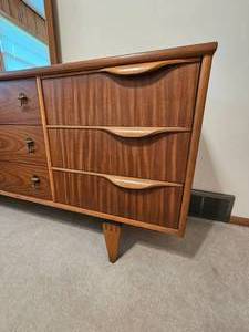 lot 3 image: MCM Stanley Walnut Veneer Tivoli Dresser