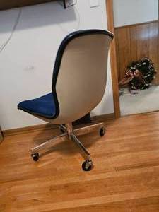 lot 142 image: Retro Hard-Shell MCM Office Chair
