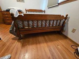 lot 47 image: Country Chic White Ash Full Bedframe from Link Taylor