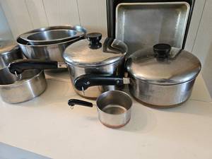 lot 48 image: Vintage Cookware Revere, Farberware, Aluminum