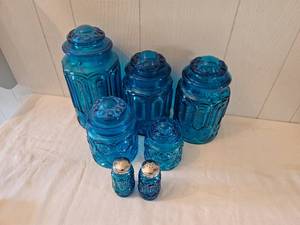 lot 25 image: LE Smith Canister Blue Moon & Star Pattern