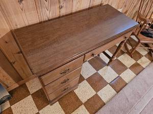 lot 74 image: Basset Furniture Retro Writing Desk