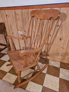 lot 75 image: Traditional Oak Spindle Back Rocker