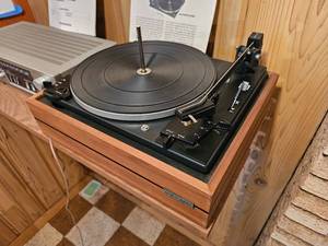 lot 171 image: Duel 1212 Turntable & Pioneer SX-202 Receiver