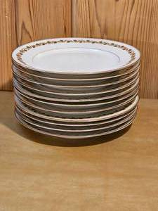 lot 179 image: Elite Works Gilt Porcelain Diner Plates