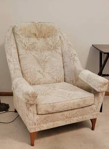 lot 6 image: MCM Walnut Footed Arm Chair