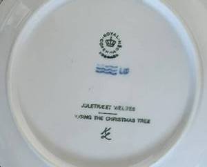lot 152 image: Royal Copenhagen Christmas Plate Collection  9