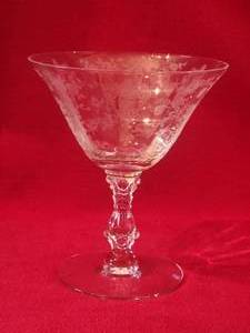 lot 33E image: Sparkling Vintage Baroque Floral Etched Apertif Glass Set (9)