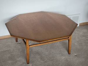 lot 9 image: Vintage MCM Mersman Sonata Hexagon Cocktail  Coffee Table