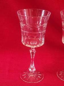 lot 34 image: Dazzling Vintage Galway Fine Crystal Stemware Collection (5)