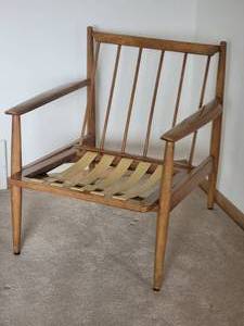 lot 8 image: Amazing Viko Baumritter Mid-Century  Modern  Lounge Chair - Walnut