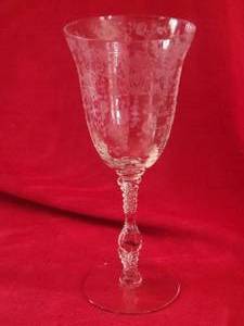 lot 33B image: Sparkling Vintage Baroque Floral Etched Wine Glass Set (13)