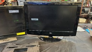 2 32 in flat screen TVs emerson, lg, Chief wall mount