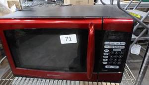 lot 71 image: Emerson microwave 900W