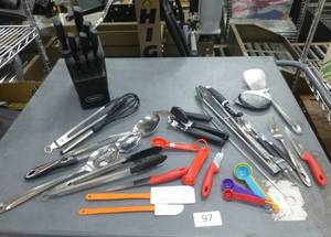 lot 97 image: Set of Farberware kitchen knives in a block lots of kitchen utensils