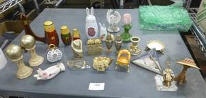 lot 106 image: Lot of misc dcor items and 2 sets of nesting dolls, silverplate salt and pepper