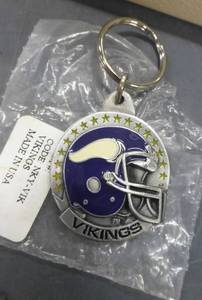 lot 138 image: Nice Minnesota Vikings keychain