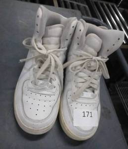 lot 171 image: Lightly worn Youth Nike Leather Hightops size 5.5