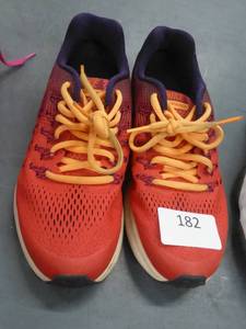 lot 182 image: Lightly worn Youth Nike size 5 shoes Red and Blue