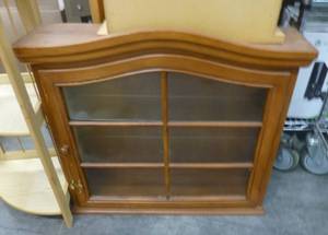 lot 198 image: Knicknack display cabinet 26w x 21t x 6 deep